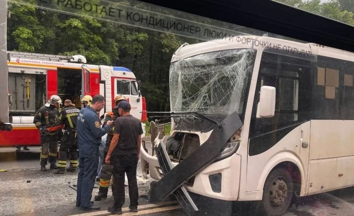 Три человека пострадали в ДТП с пригородным автобусом во Владимире