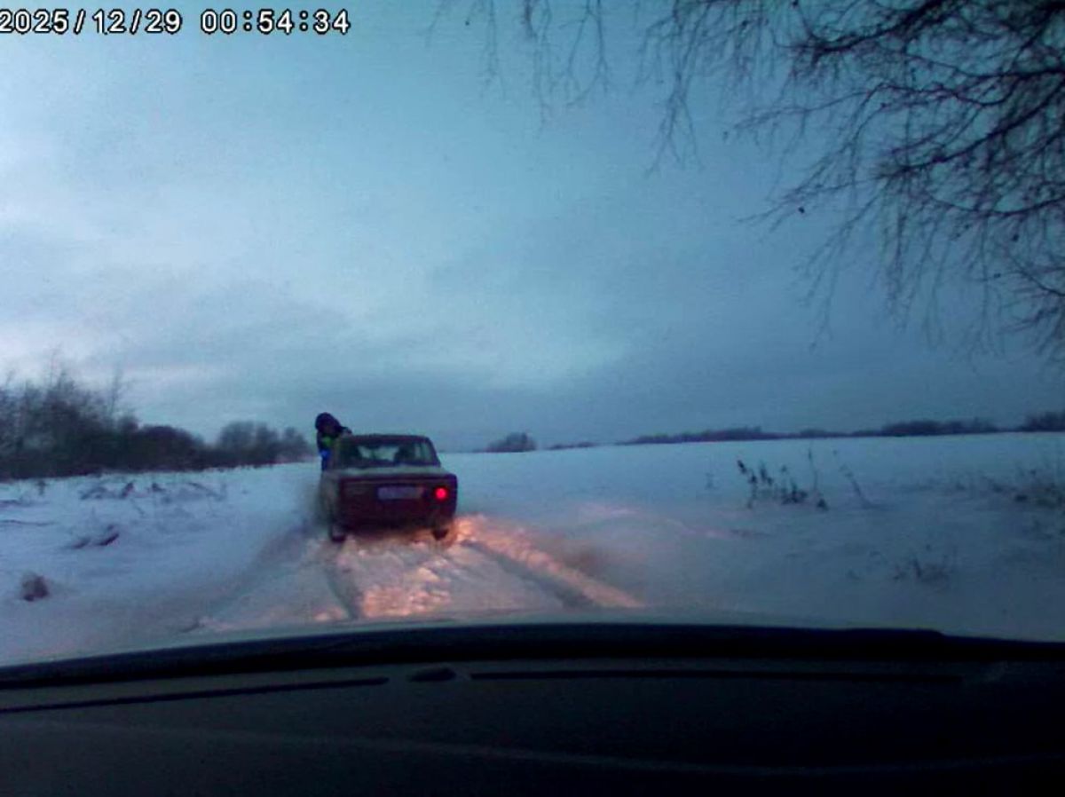 16-летний владимирский подросток увёз сотрудника ДПС на капоте авто, пытаясь скрыться от полиции