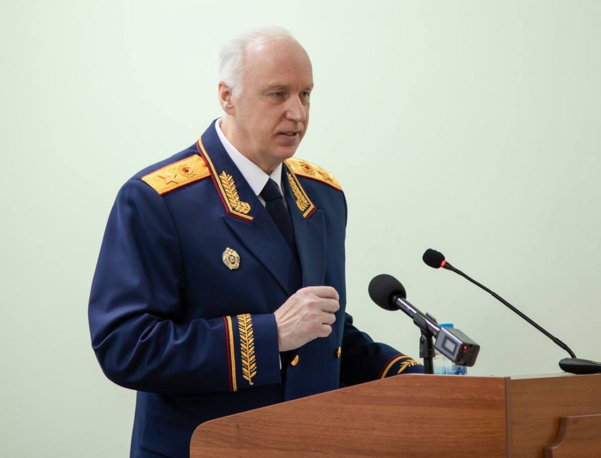 Бастрыкин поручил разобраться с осквернением могил участников СВО под Владимиром