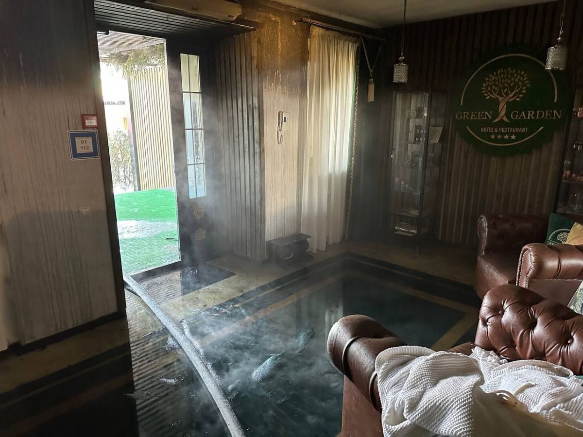 При пожаре в кольчугинской гостинице спасли 2 человек, 3 эвакуировали