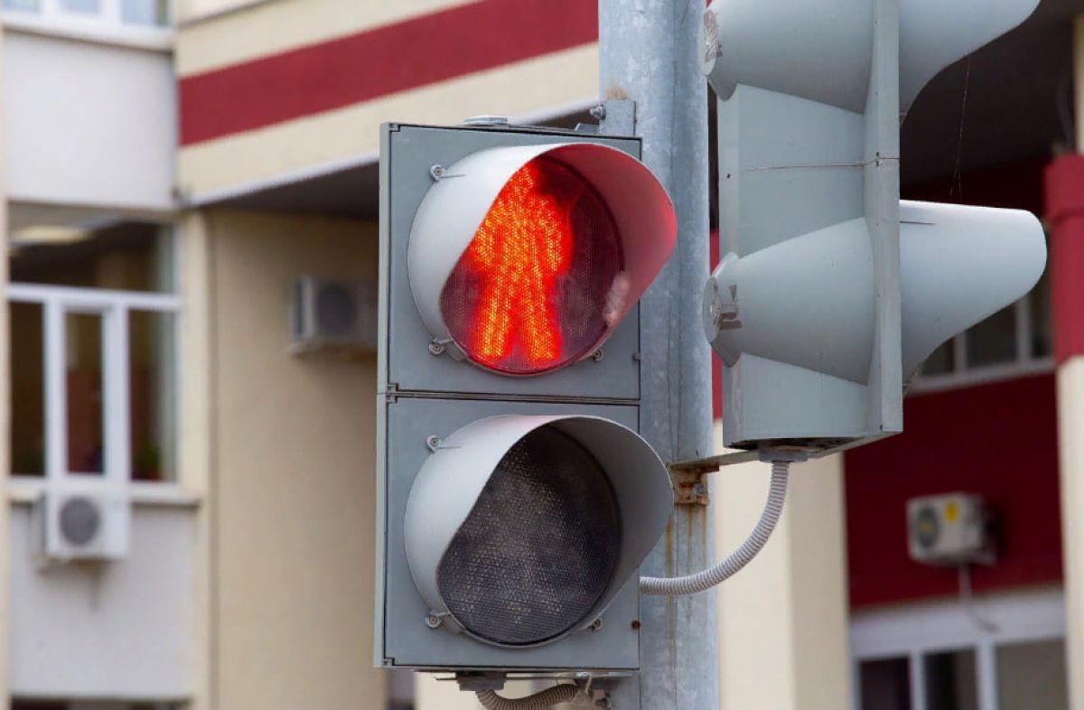 В Ленинском районе Воронежа временно приостановят работу светофоров