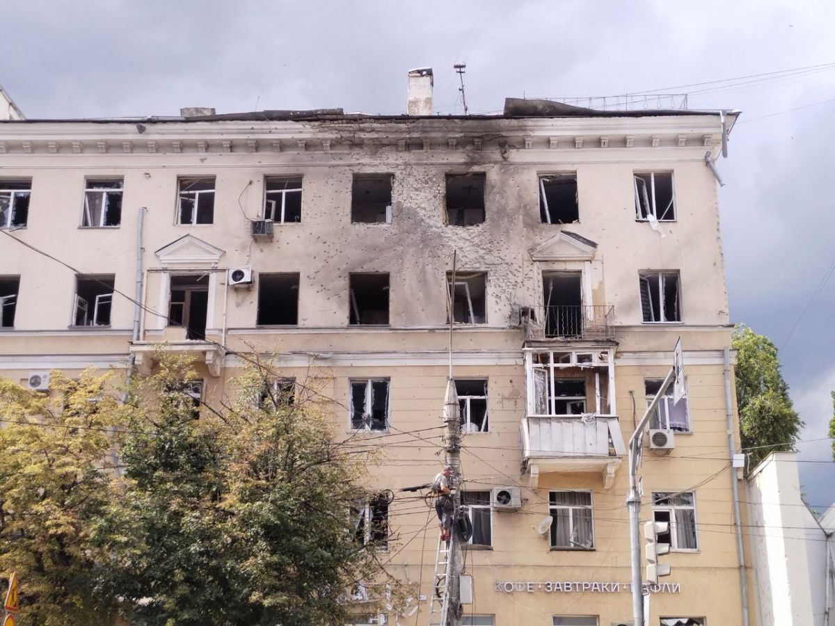 Что сейчас происходит на Плехановской-Кольцовской после утренней атаки беспилотников: уборка и зеваки
