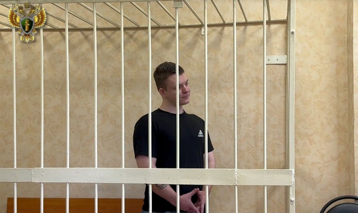 Суд приговорил 21-летнего воронежца к 18 годам тюрьмы и колонии строгого режима за госизмену и подготовку к теракту