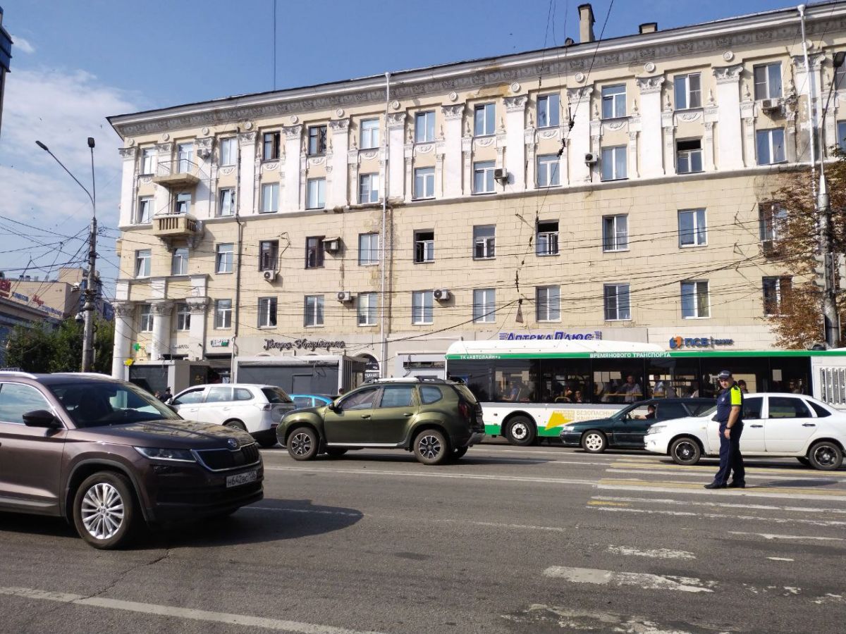 Владельцам пострадавших в результате ночной атаки БПЛА на Воронеж квартир и автомобилей компенсируют ущерб