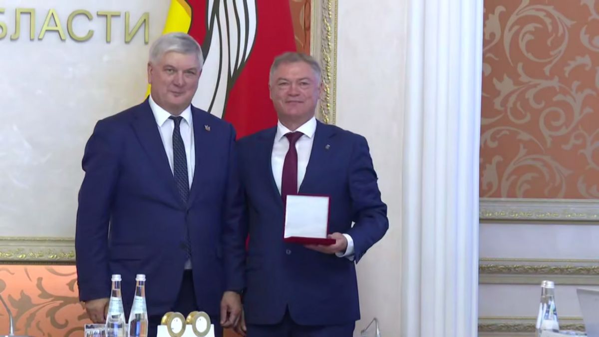 Покинувшего пост зампреда облправительства Виктора Логвинова отметили медалью «За труды во благо земли Воронежской»