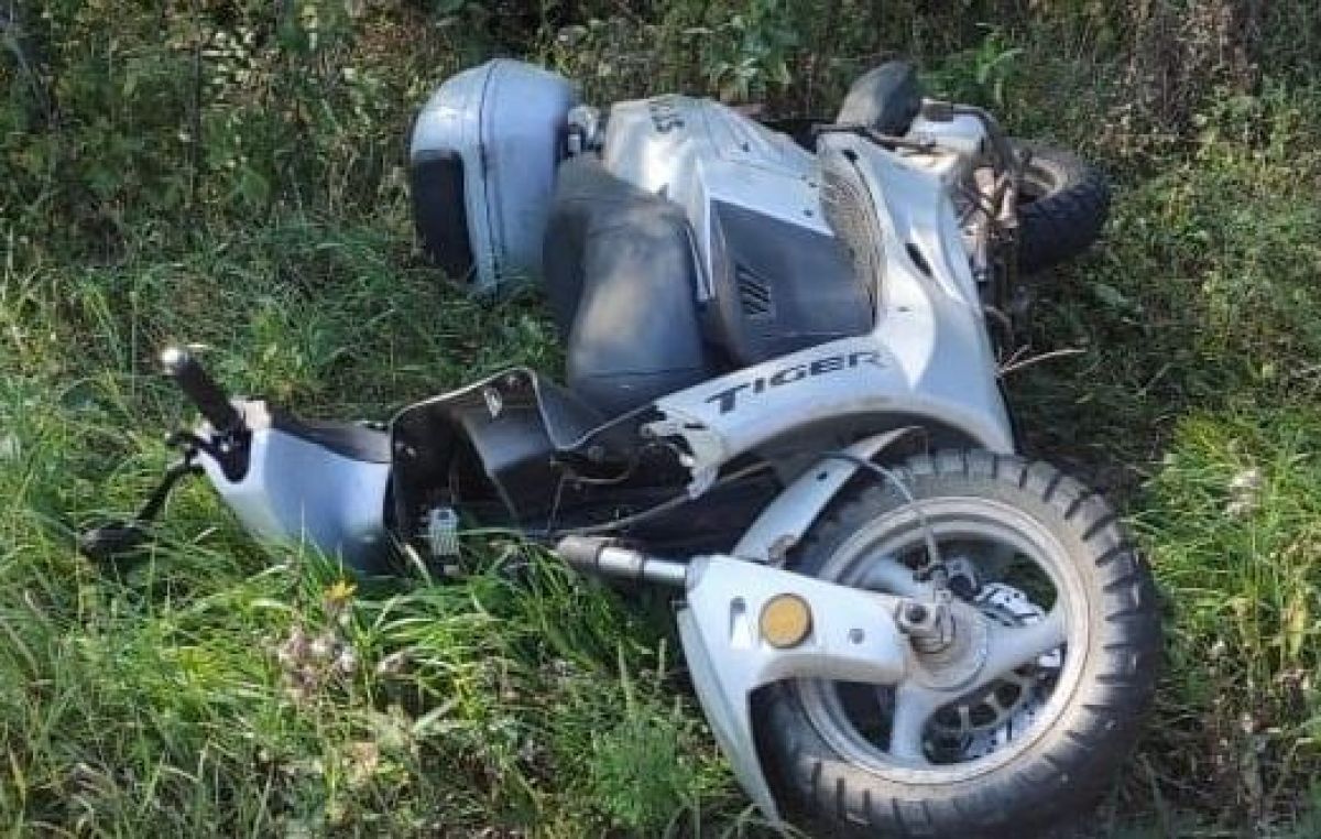 Водитель скутера погиб в аварии на трассе в Нижнедевицком районе