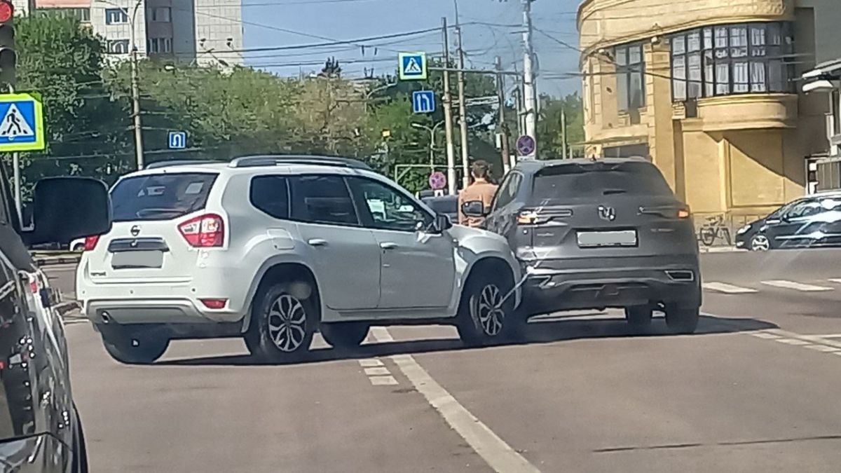 Небольшая пробка образовалась в районе Заставы из-за ДТП с «китайцем»
