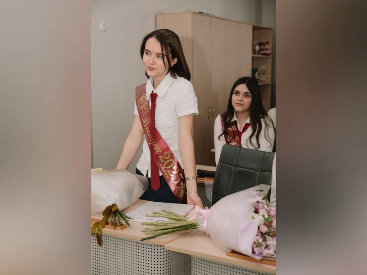 «Просто нужно добросовестно готовиться»: 300-балльница рассказала о правильной подготовке к ЕГЭ и стремлениям