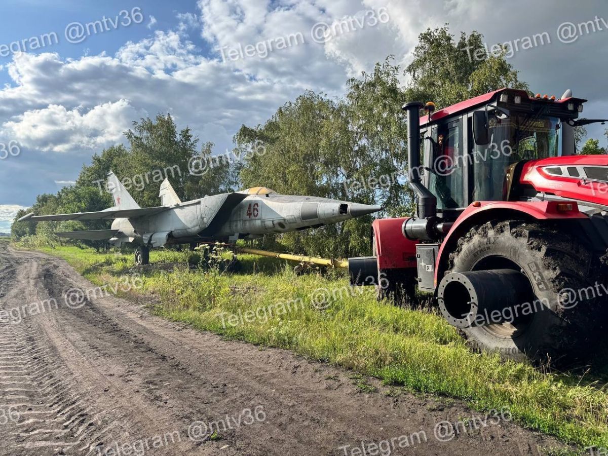 Советский МиГ-25 заметили у совхоза «Воронежский»
