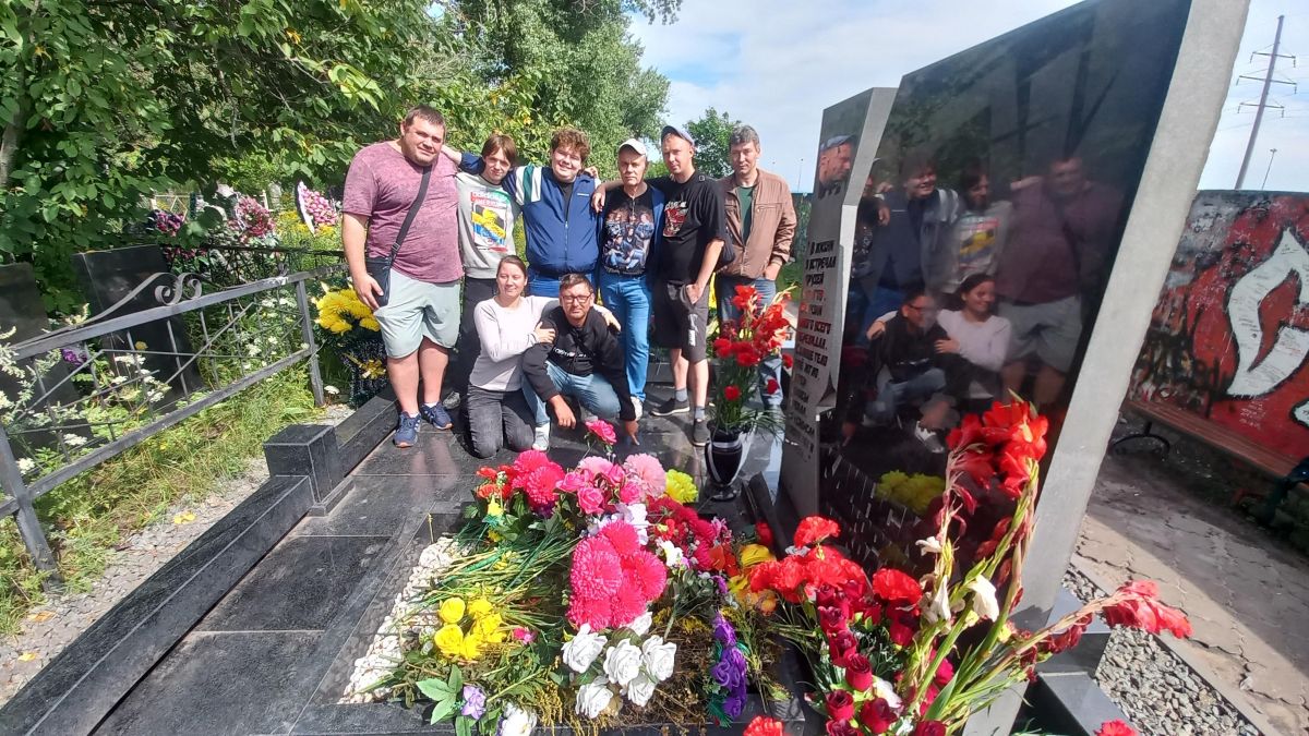 Поклонники со всей страны приехали в Воронеж почтить память Юрия Клинских в день его рождения