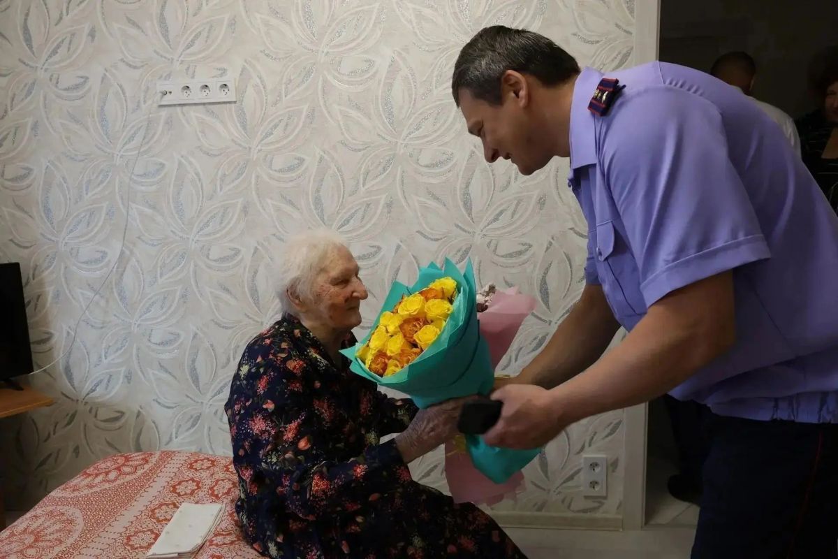 92‑летнюю жительницу блокадного Ленинграда поздравили с днем рождения в Воронеже