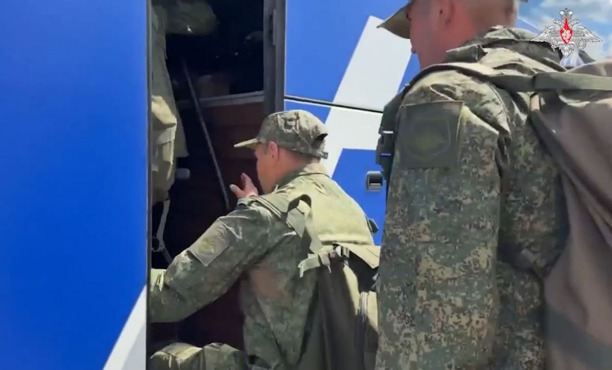 103 российских военных освободили из украинского плена и доставили в Беларусь