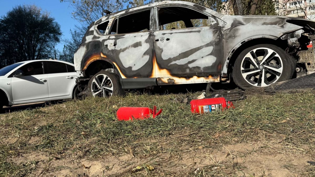 «Автомобили горели «электрички» взрывались»: что осталось во дворе дома после атаки БПЛА на Воронеж