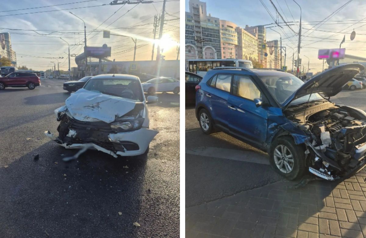Три человека попали в больницу после столкновения двух легковушек в Воронеже