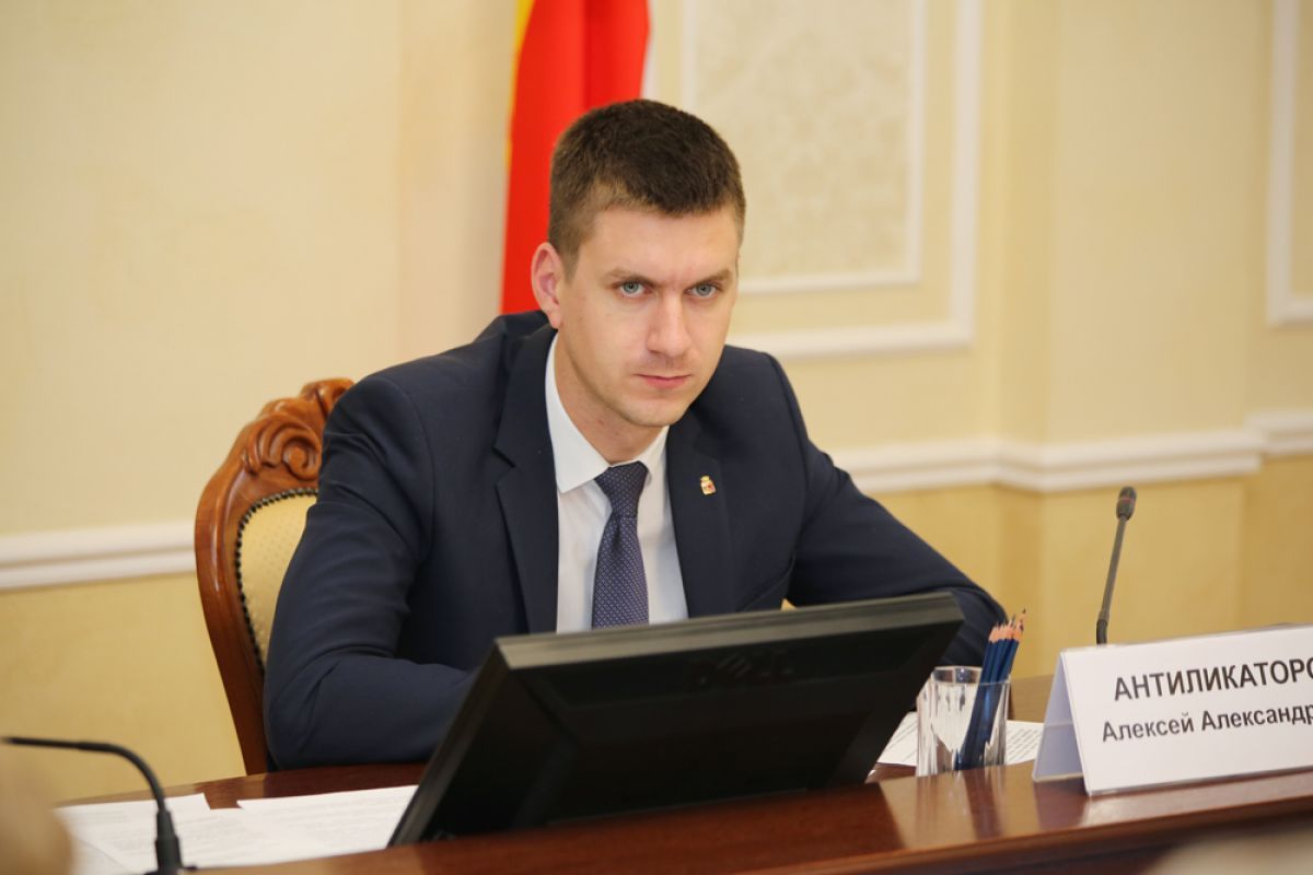 Отсидевший вице-мэр Воронежа Алексей Антиликаторов подался в строители