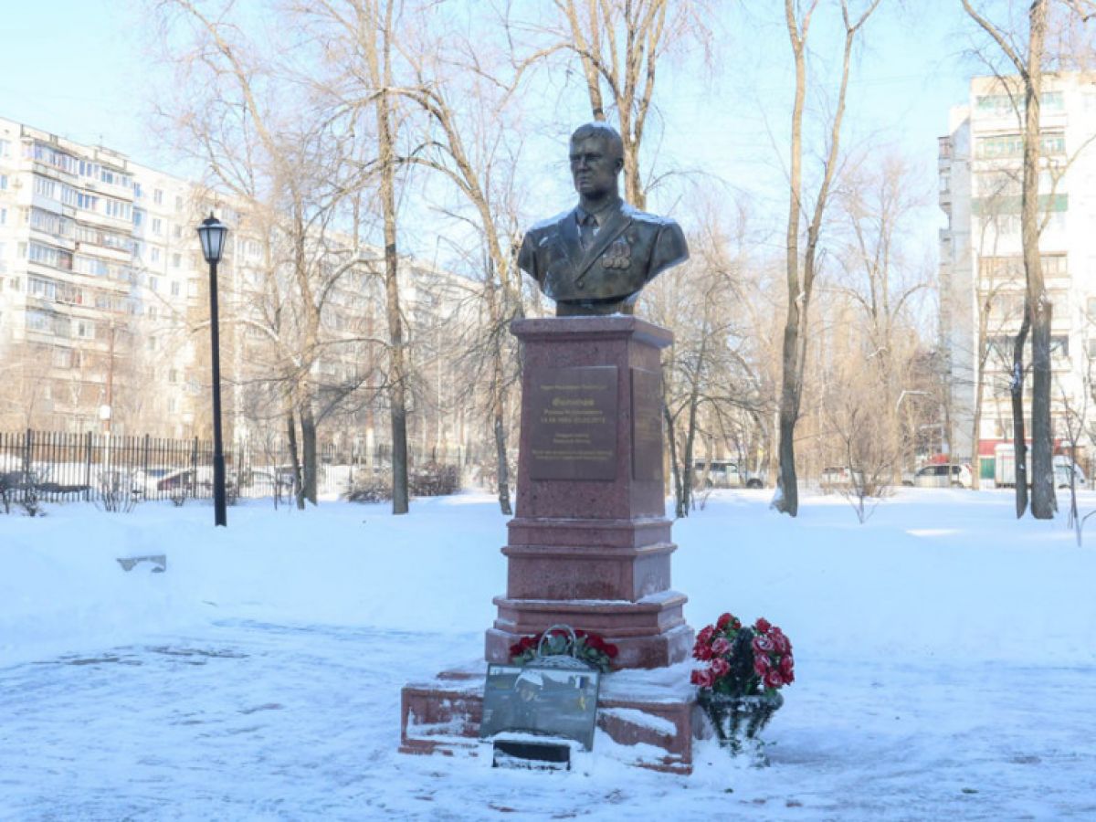 В Воронежской школе №85 почтили память Героя России Романа Филипова