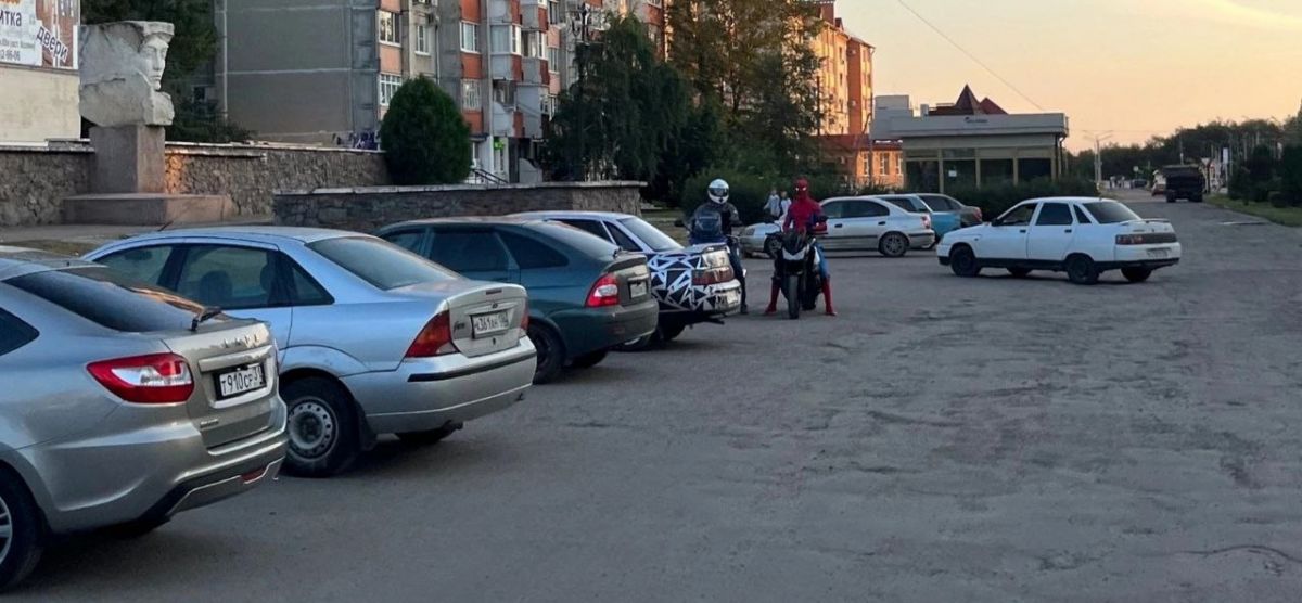 Фото: «Привет, Россошь сей час, за рулем»