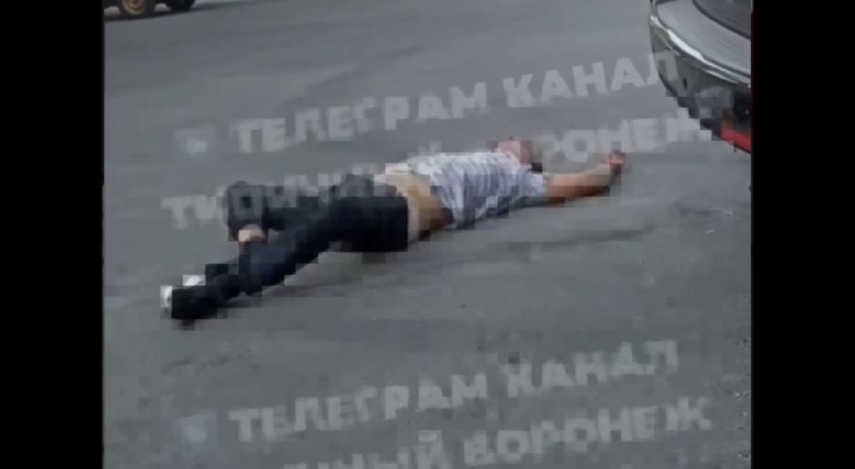 Воронежские врачи рассказали о состоянии мужчины, сбитого на заправке
