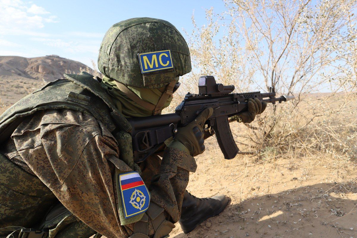 На Курском фронте бои развиваются по всей линии боевого столкновения ...