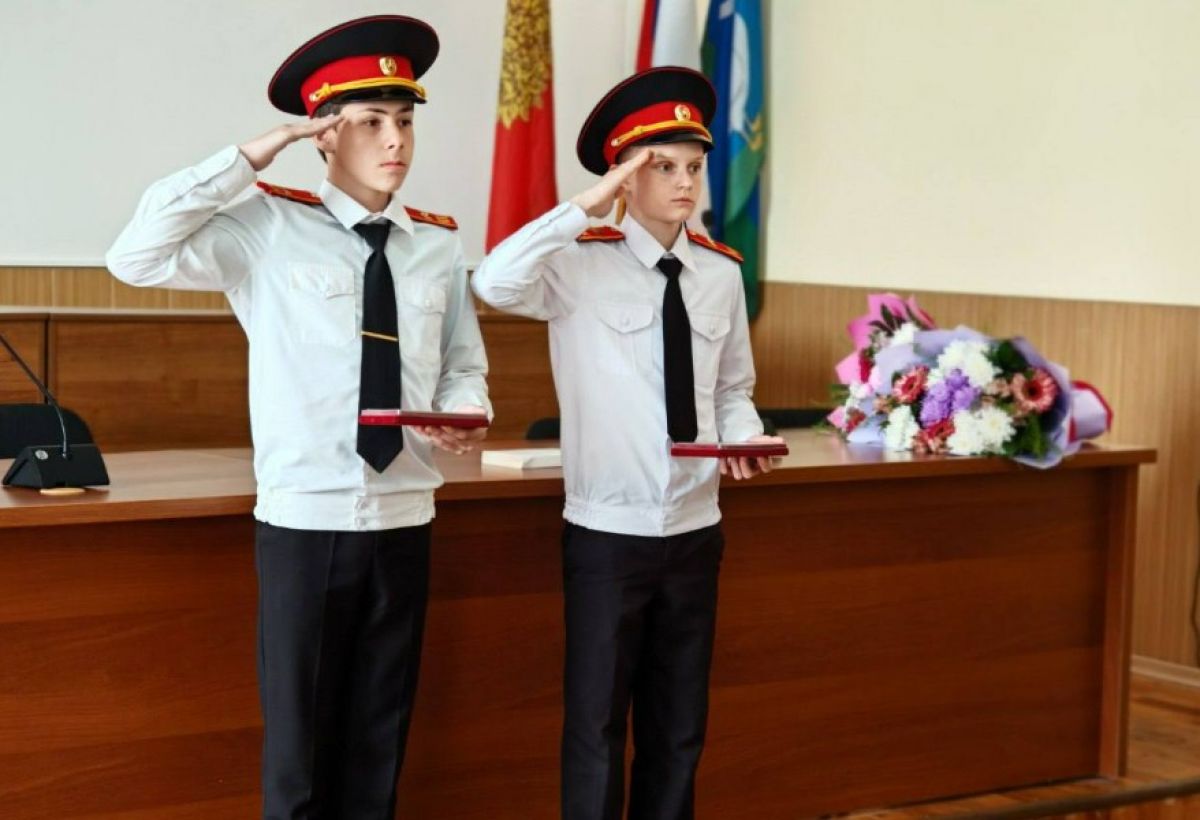 Семьям погибших в зоне СВО бойцам из Липецкой области вручили ордена Мужества