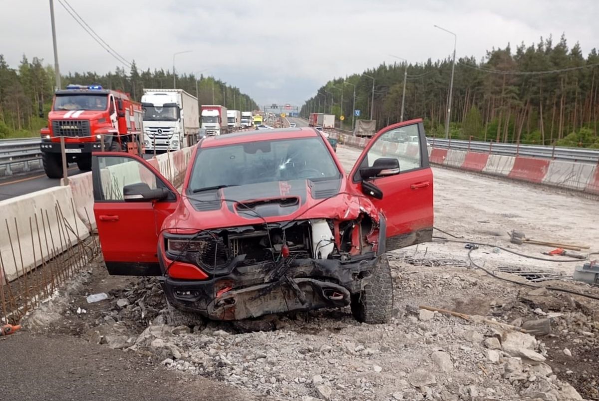 Гонщик на Dodge, переехавший троих дорожных рабочих на М-4 в Липецкой области, отправлен в СИЗО