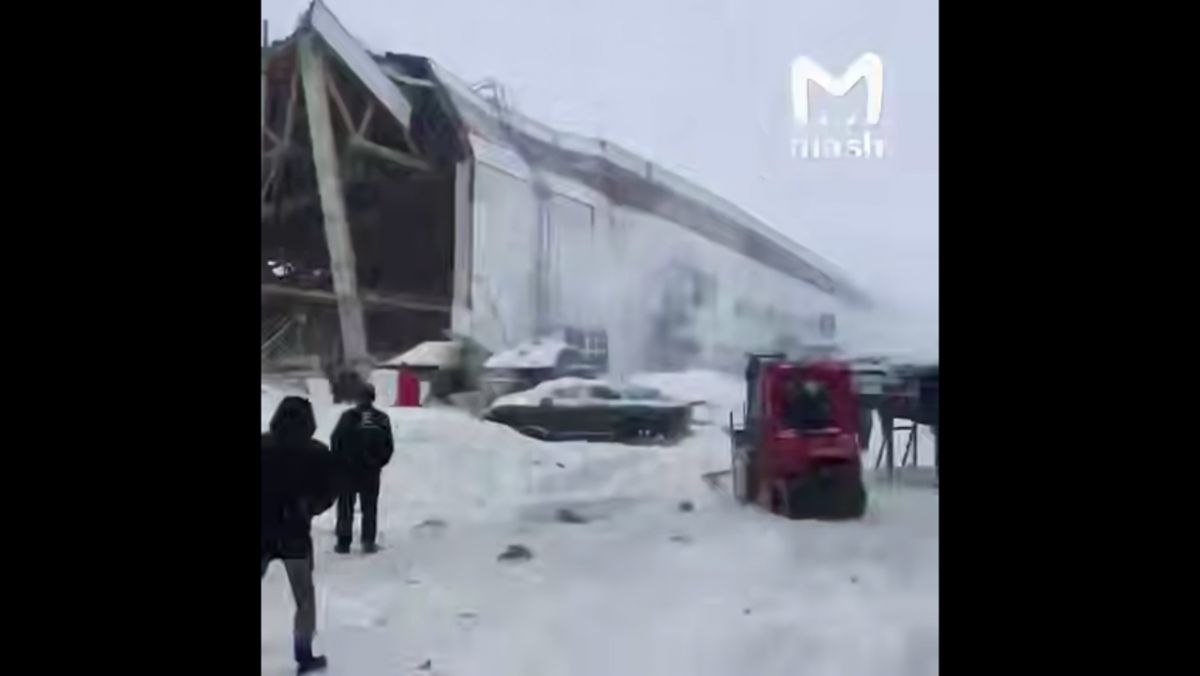 Губернатор Артамонов связал обрушение крыши на липецком заводе Evolute со снегом: спасатели продолжают поиски людей