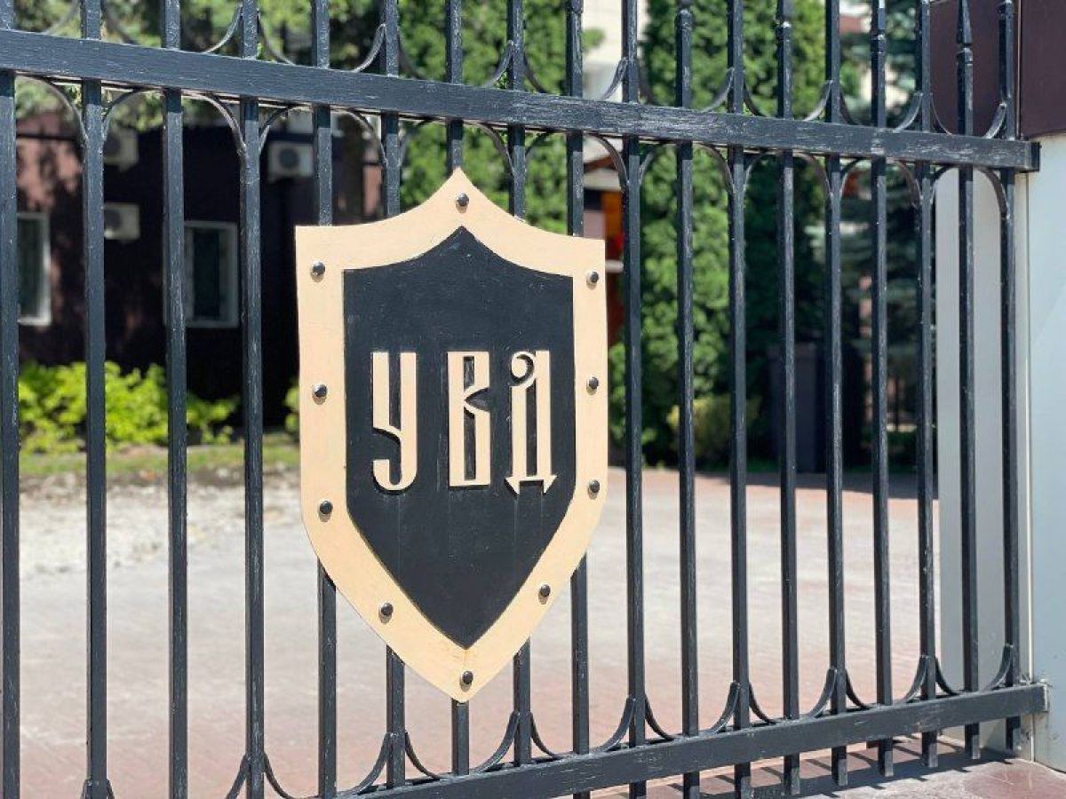 Житель Липецкой области украл забытый на кассе телефон