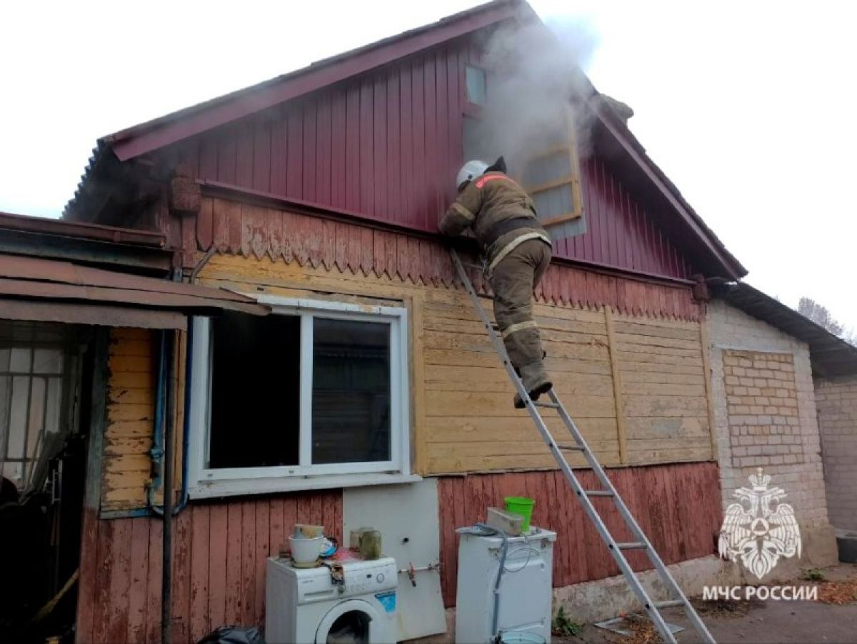 Жилой дом загорелся в Липецкой области