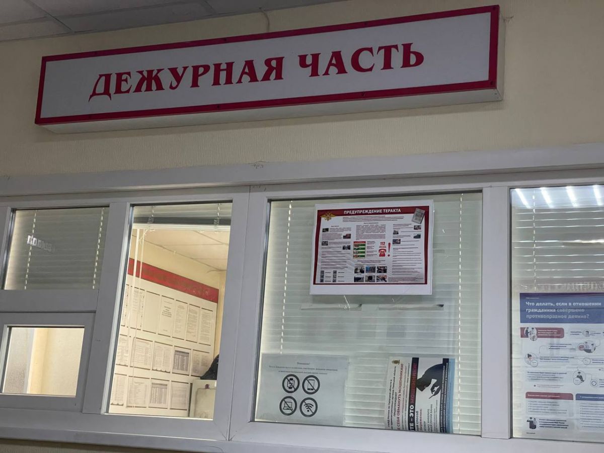 Пьяный скот у магазина в Данковском районе изрезал «розочкой» мужчину на глазах жены и детей