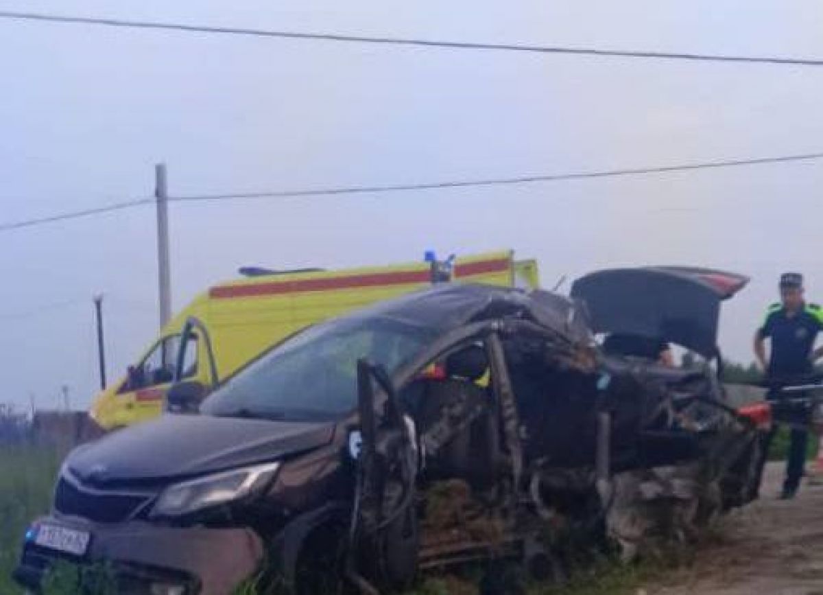 Соцсети: три человека погибли в сокрушительной аварии под Рязанью