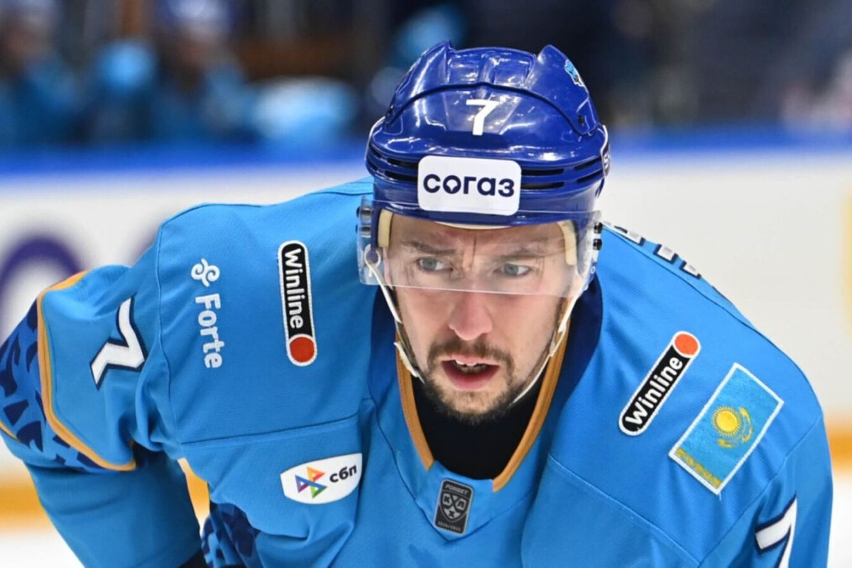 Тольяттинская «Лада» подписала контракты с Бурдасовым и Сетдиковым