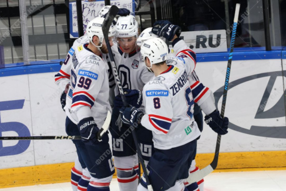 «Лада» сразится с лидером КХЛ, «Авангард» отправился в гости к «Драконам». Расписание КХЛ на 3 февраля