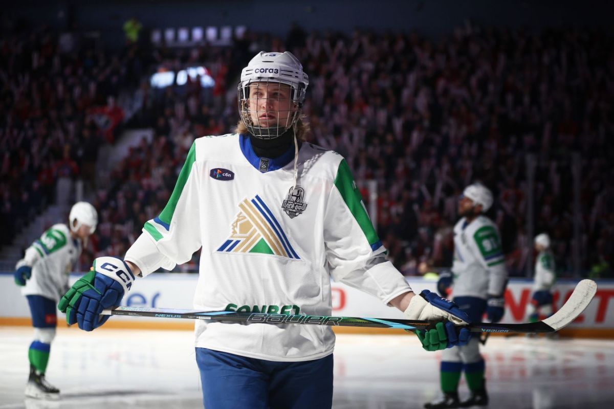 «Хотелось бы с канадцами или американцами сыграть». Александр Жаровский — о приезде в сборную