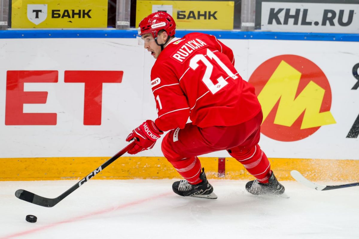 «Спартак» перед плей-офф расторг контракт с Ружичкой