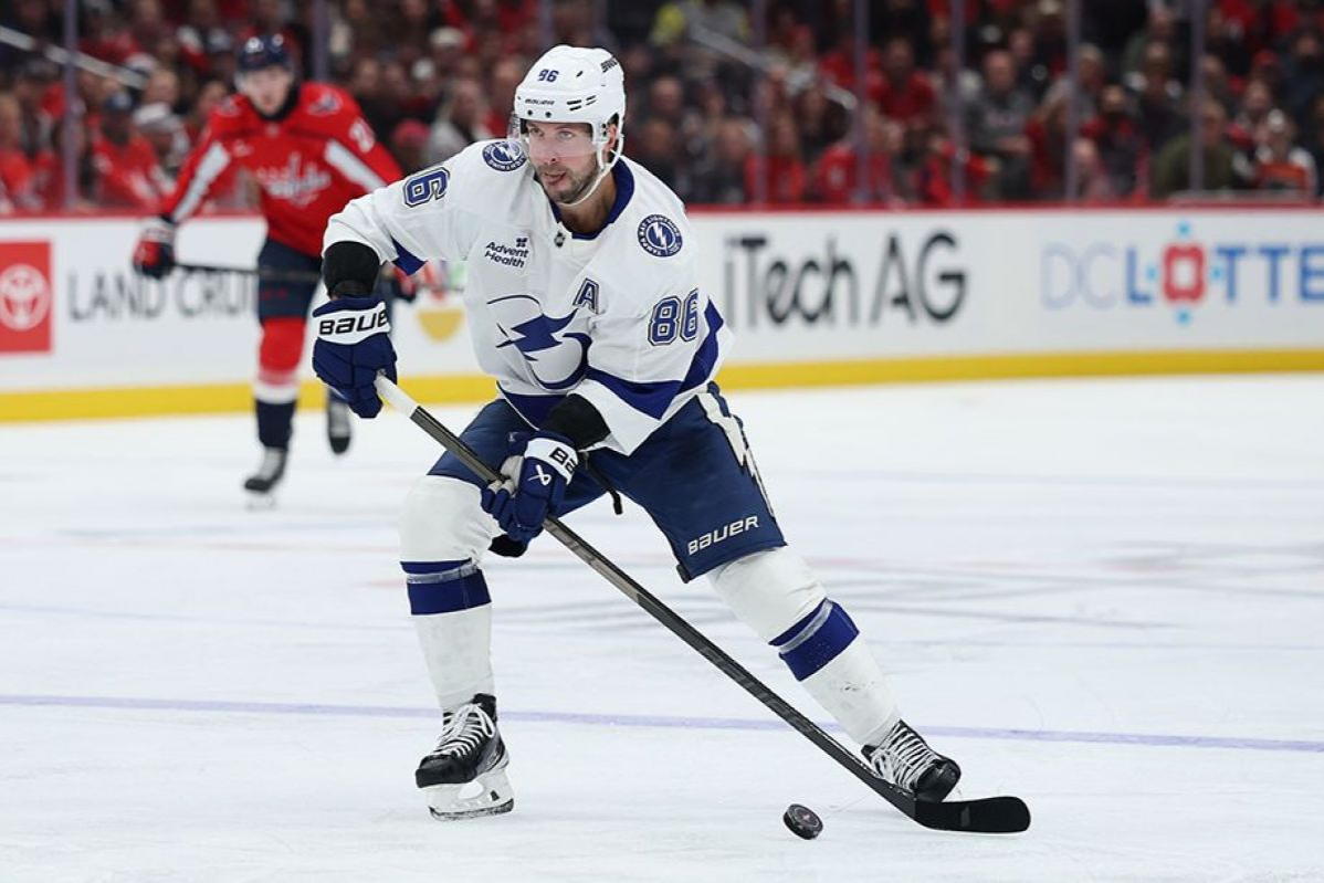 Кучеров вместе с Макдэвидом возглавил рейтинг лучших ассистентов 2025 года в НХЛ