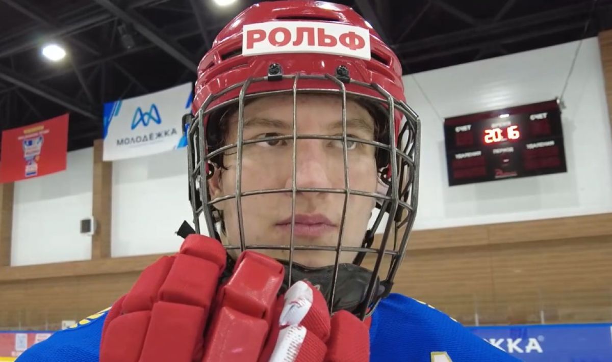 Назар Привалов в третий раз возглавил ежемесячный рейтинг дебютантов МХЛ