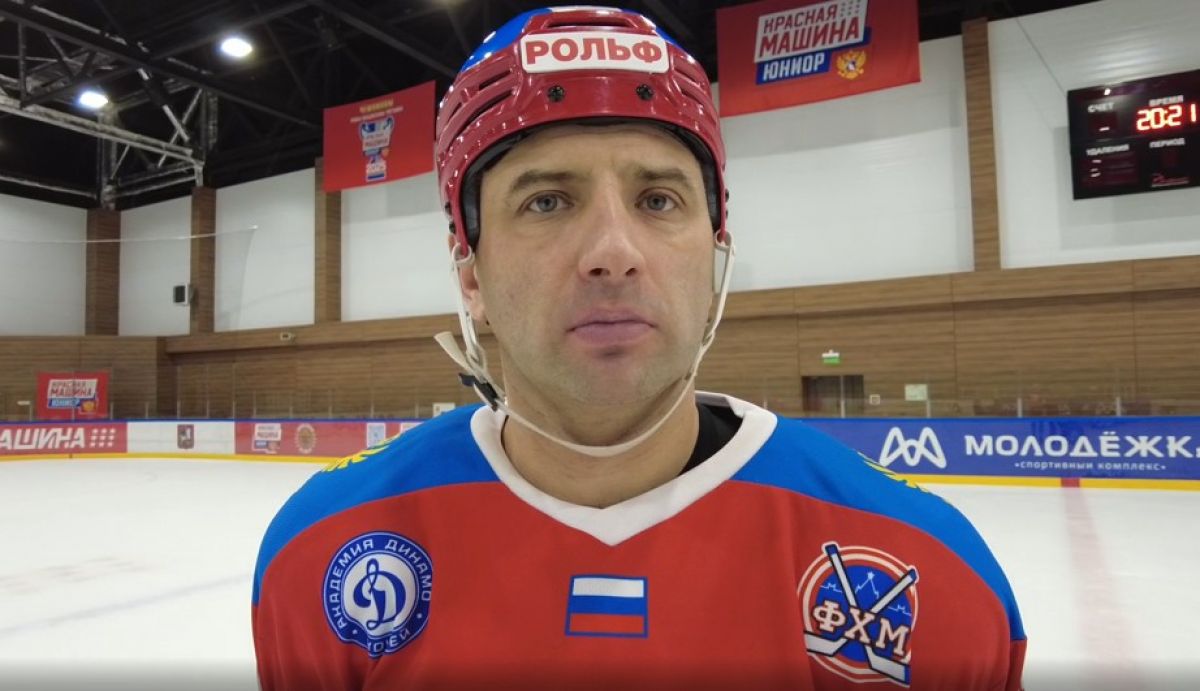 «Эта сборная спокойно могла бы обыгрывать любую сборную США и Канады»: Роман Ротенберг о юниорской сборной России